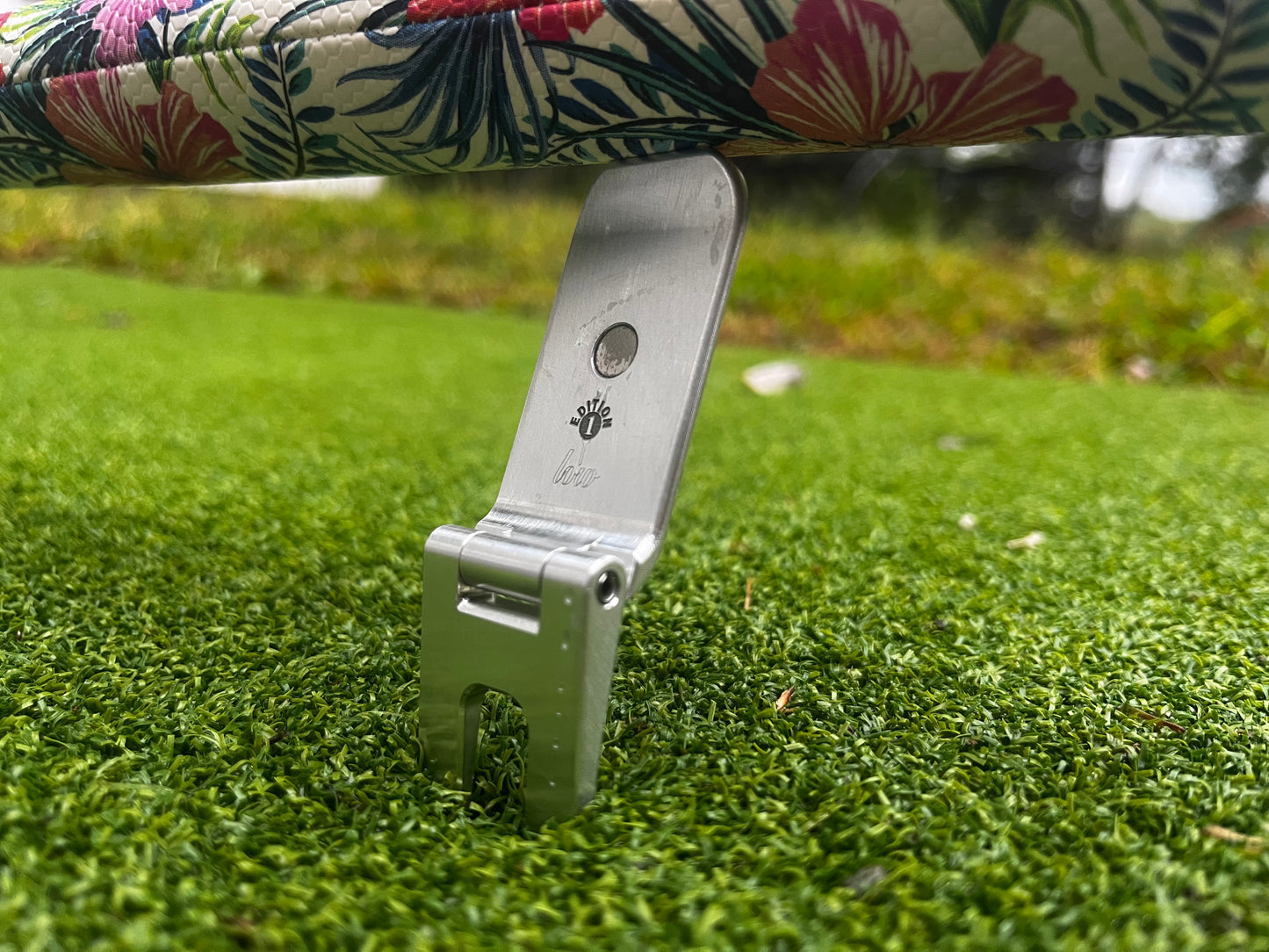 Folding Divot Repair Tool