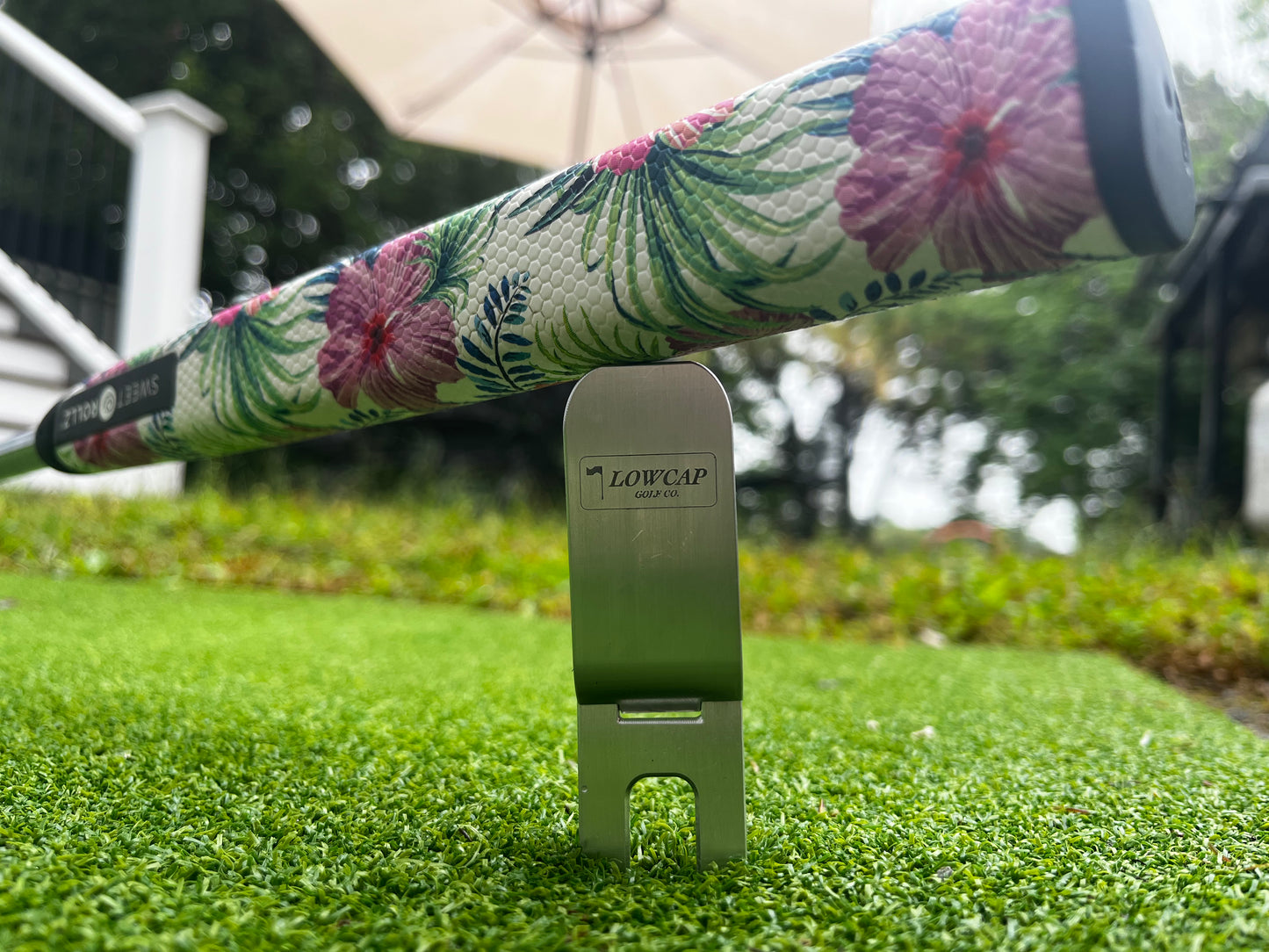 Folding Divot Repair Tool
